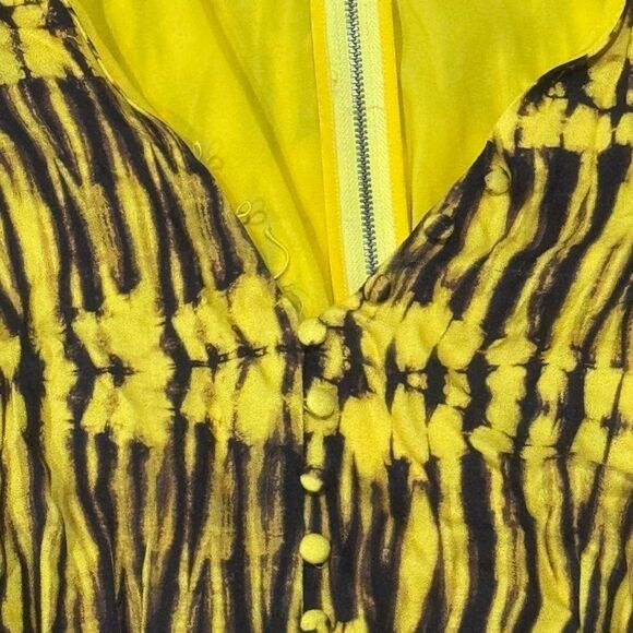 Alice + Olivia Winnie Black And Yellow Romper Women’s 2 - Picture 4 of 5